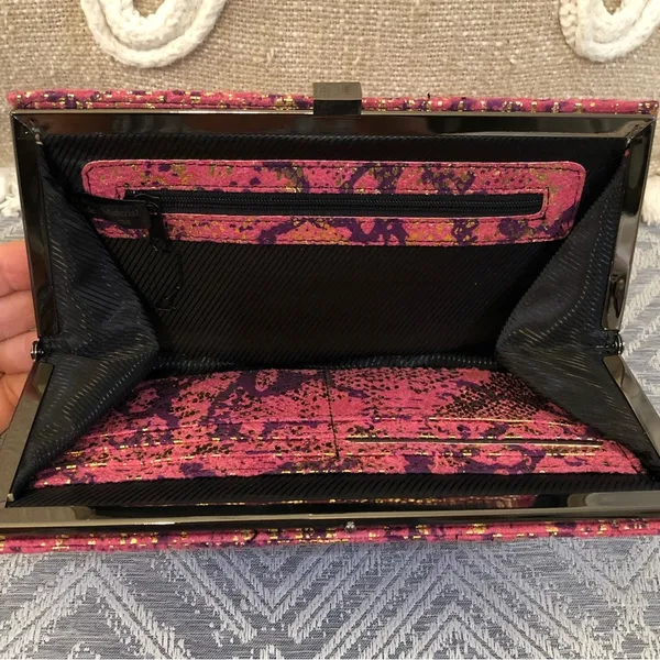 Kenneth Cole Reaction - Large Wallet -  Pink - Image 5