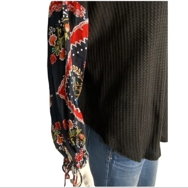 In Loom Black Thermal Waffle Knit Top Boho Patchwork Print Balloon Sleeves M - Image 3