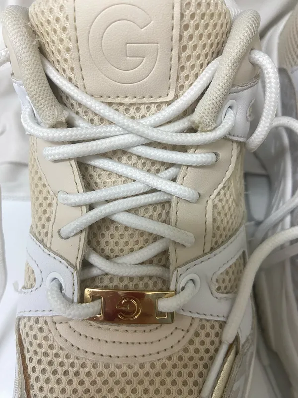 Chunky Sneakers by G by GUESS cream and white trainers 9.5 - Image 5