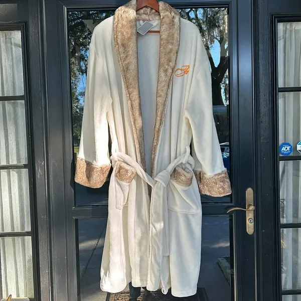 Things Remembered Fur Trim Plush Luxurious Bath Robe Embroidered Initial “F” NWT - Image 8