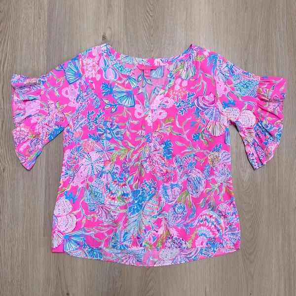Lilly Pulitzer Pink Isle Quinna Shell Me Something Good V Neck Short Sleeve Top - Image 5