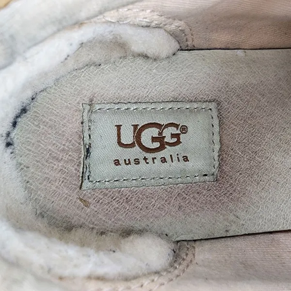 UGG Australia Taya Tan Leather Sneakers Silver Metallic Accent Size 9.5 - Image 8