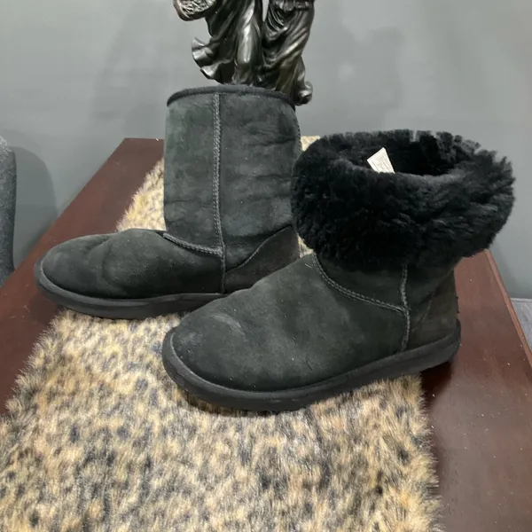 UGG CLASSIC SHORT‎ BOOTS - Image 6