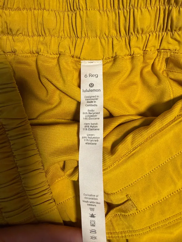 Yellow Lululemon Shorts Hotty Hot 2.5" - Image 4