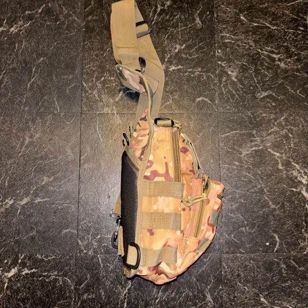 Camo tan Crossbody bag - Image 3