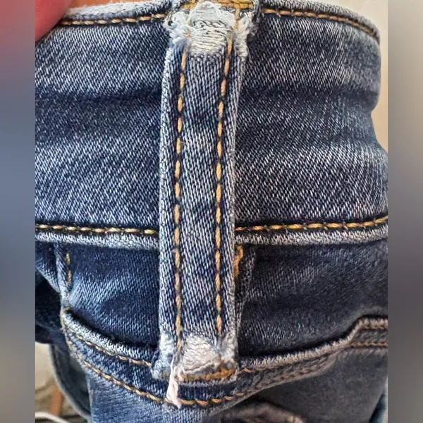 American Eagle Outfitters Next Level Stretch Distressed Jeans Size 8 Short - Image 9