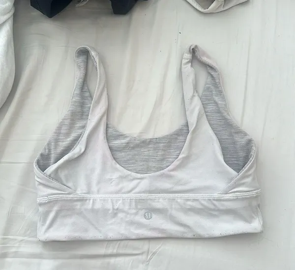 Lululemon reversible sports bra size 10 grey and white stripes - Image 4