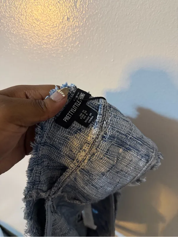 NWT Pretty little thing denim crop top size 6 - Image 4