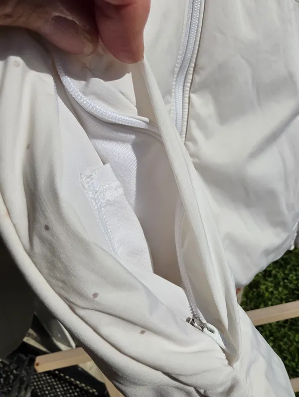 Lululemon Off White Running Windbreaker Jacket  Small - Image 5