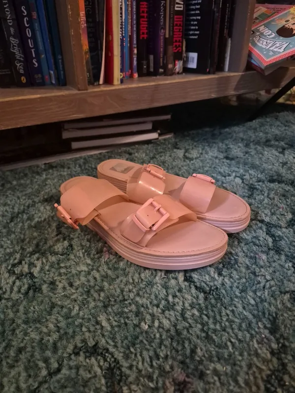 Dolce Vita Pink Sandals 6.5 - Image 3
