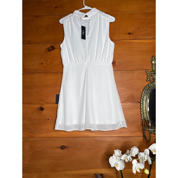 NWT Lulus Classic Elegance White Chiffon Sleeveless Mock Neck Mini Dress Size M - Image 3