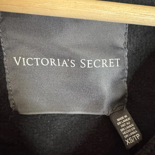 Victoria's Secret Women's Pink Lips Graphic Sweatshirt Black XS y2k - Image 3