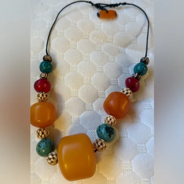Colorful Beaded Necklace Orange - Image 3