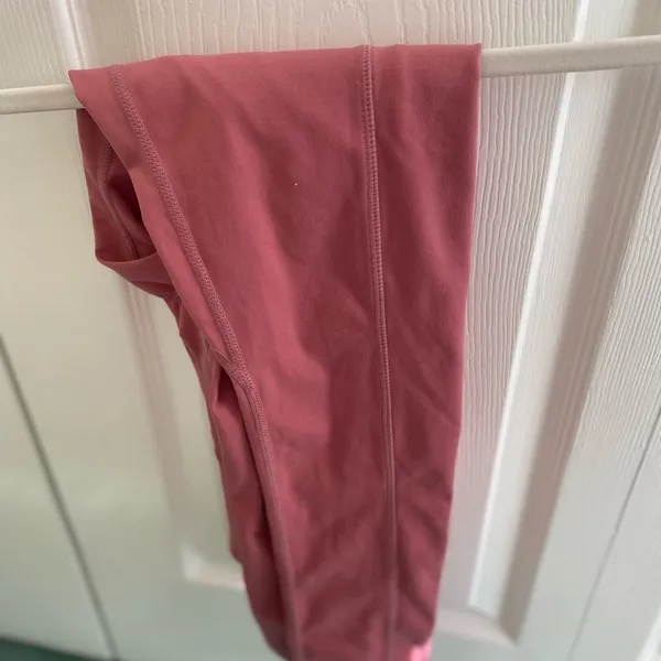 Dusty pink Gymshark Leggings S/xs with pockets - Image 3