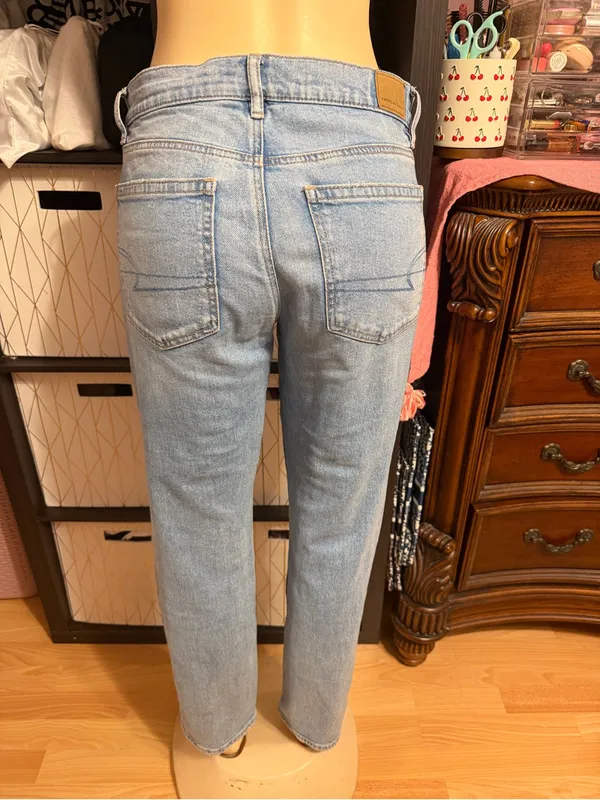 American Eagle Light Wash Women's Straight Jeans - Image 3