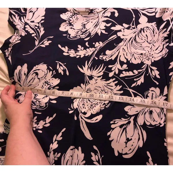 Acting Pro Women's Navy White Floral Maxi Dress Long Side Slits Short Sleeves - Image 9