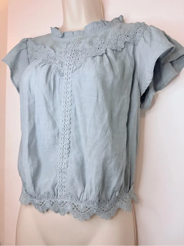 Mine Dusty Blue Lace Trim Blouse Short Sleeve Ruffle Neck Boho Women’s M - Image 7