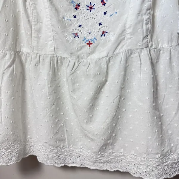 Old Navy Top Womens Med Peasant Eyelet White Blue Embroidery Boho Tie Back New - Image 7