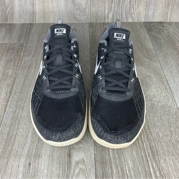 womens black white Nike Metcon 3 gym training Athletic shoes size 9 - Image 2