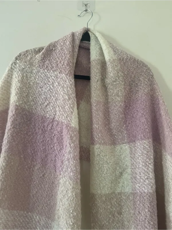 NWT Old Navy Pink Ivory Plaid Oversized Blanket Scarf Winter Cozy Fringe Preppy - Image 2