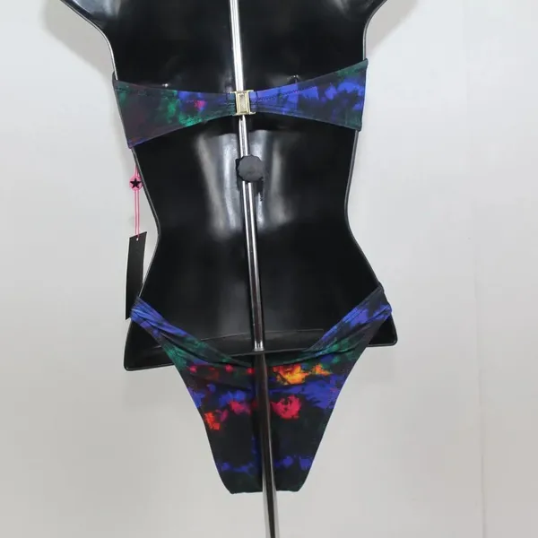 SOUTH BEACH - Image 4