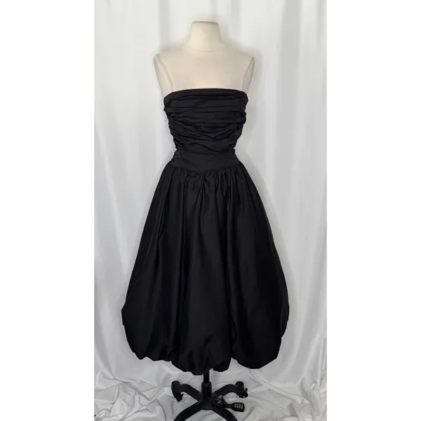 NWT!! HELLO MOLLY Upon A Cloud Strapless Bubble Midi Dress Solid Black X-Small‎ - Image 2