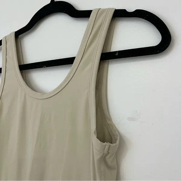 Set Active Shorty Suit in Oat Milk - Image 9