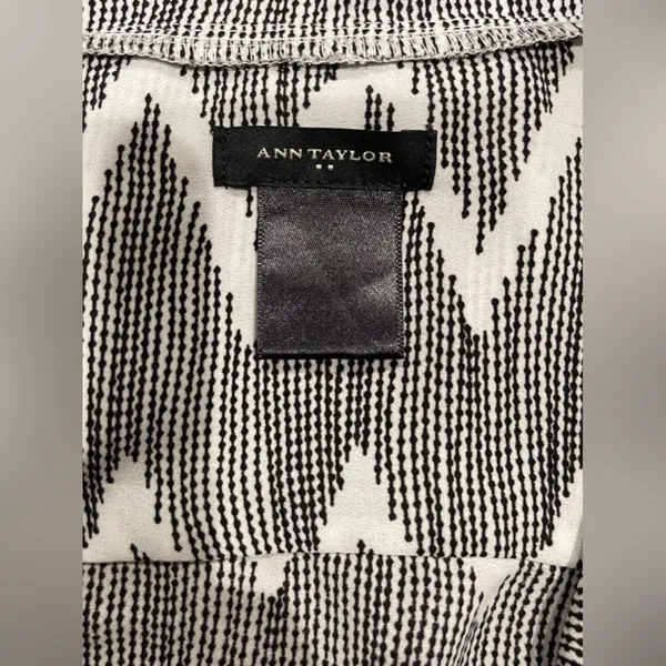 Ann Taylor Black and White Zigzag Blouse - Image 6