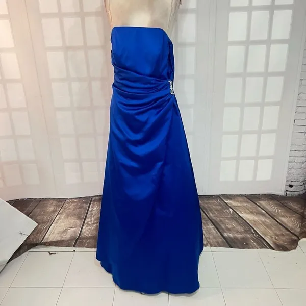 David's Bridal Royal Blue Strapless Side Ruched Bridesmaid Gown Dress Size 10 - Image 3