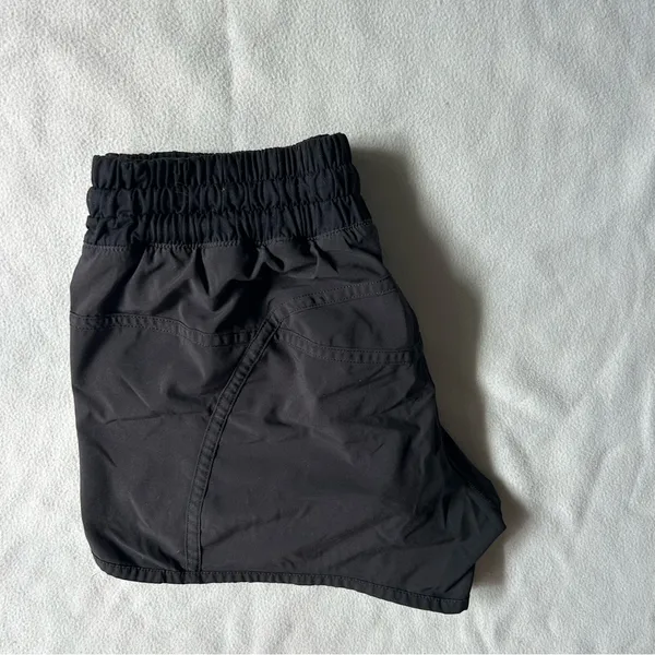 Lululemon Black Women's Shorts - Image 4