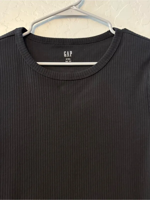 Gap black short sleeve rib tee size medium tall - Image 7