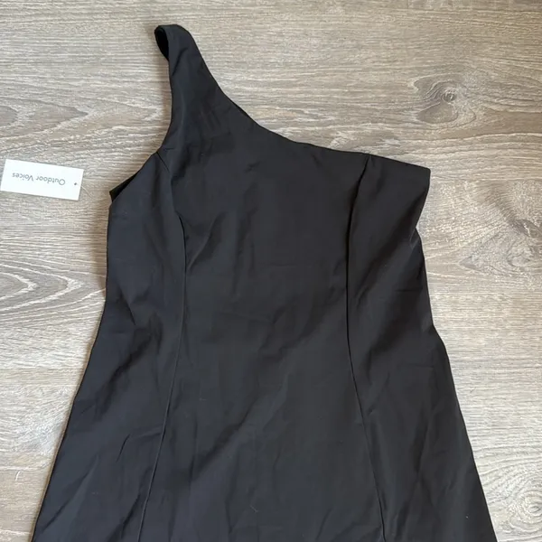 NEW Outdoor Voices One Shoulder  lined Medium - Image 6