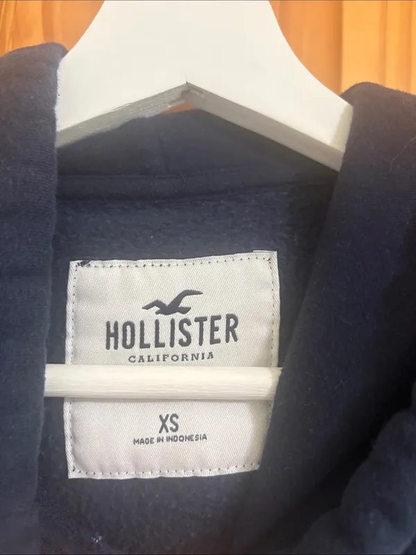 Hollister Size XS Y2K Hooded Logo Sweatshirt - Image 2