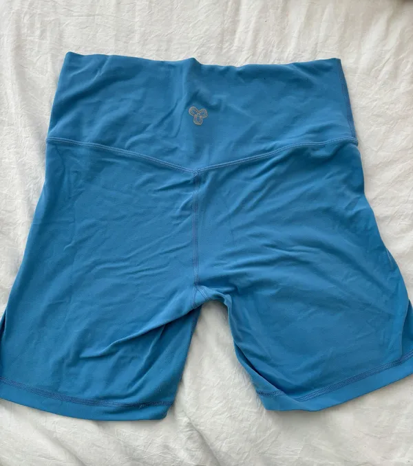 Aritzia TNA Shorts - Image 2