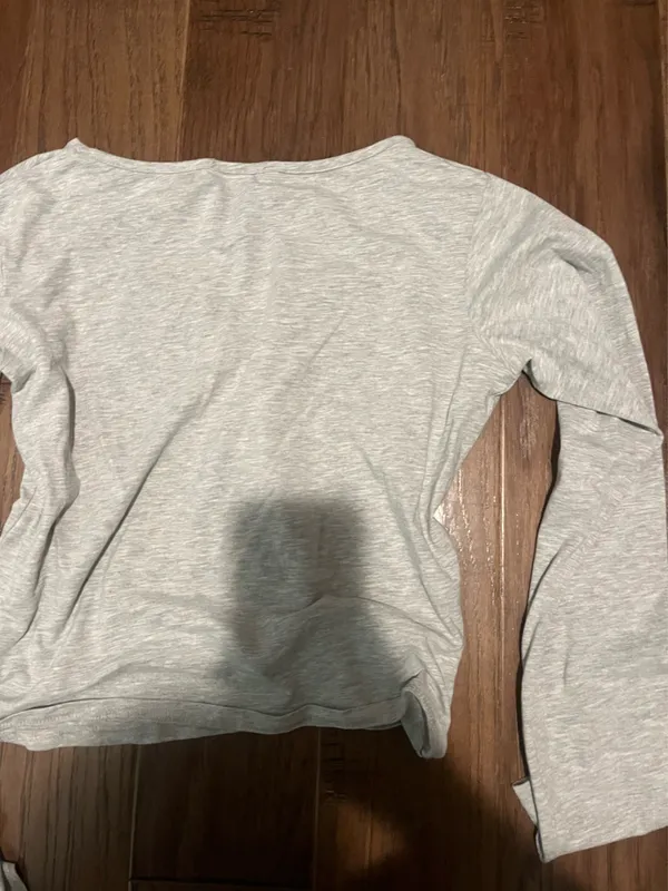 Pretty Little Thing V-Neck Long Sleeve - Image 2