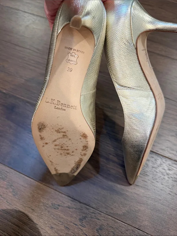 LK Bennett Metallic Gold Textured Pointed-Toe Pumps Size 39 - C61-001 - Image 7