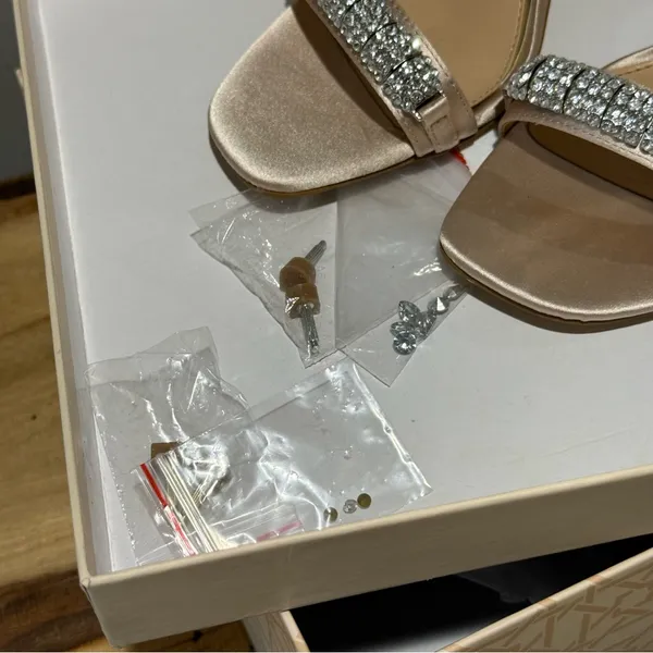 Badgley Mischka Ranya‎ sandals NIB Size 7 - Image 9