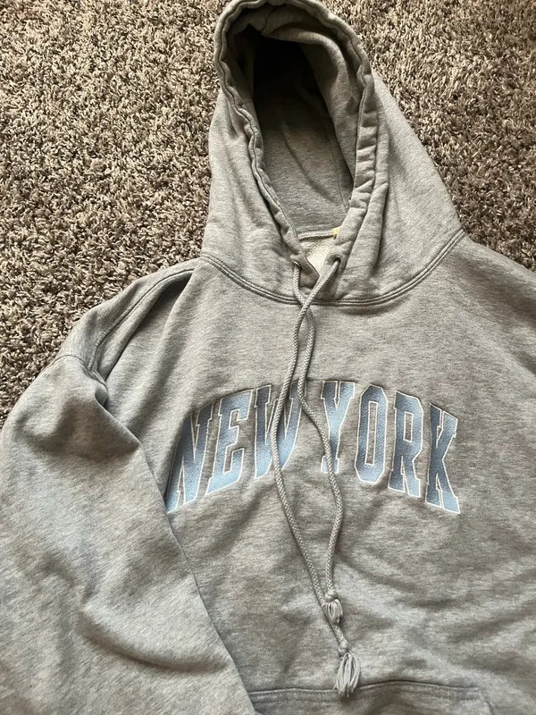 Brandy Melville New York Sweatshirt - Image 3