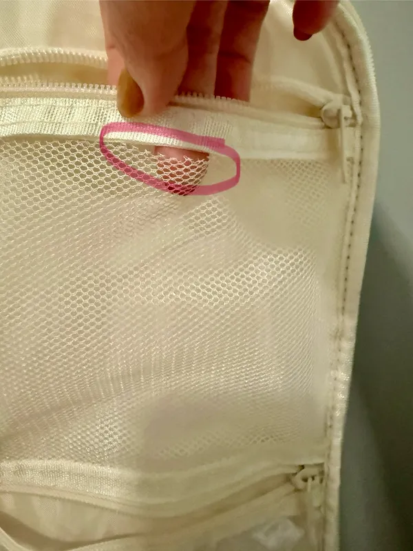 Amazon Narwey Hanging Toiletry Travel  Bag - Image 7