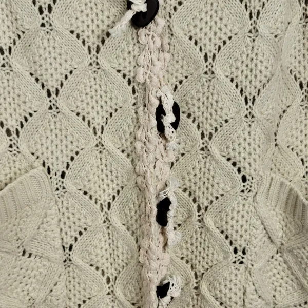 Altar'd State Womens Cardigan Size M/L Cream Lace Heart Wooden Buttons V Neck - Image 5