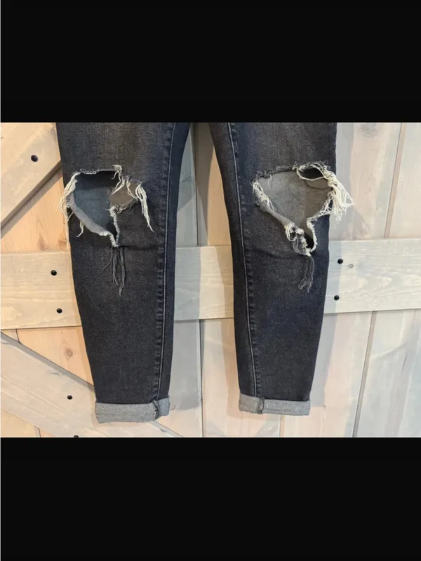 Levi's 721 High Waisted Distressed Black Jeans Sz 28 - Image 5