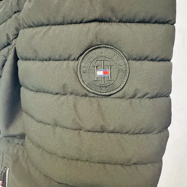 Tommy Hilfiger Women’s Black Quilted Hooded Jacket - Image 8