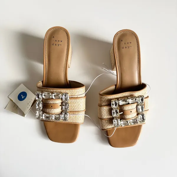 New Day Kathleen Raffia Glam Buckle Block Heel Slide Sandals Women’s Size 7 NEW - Image 2