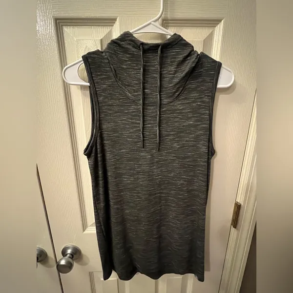 Gaiam Sleeveless Yoga Hoodie- Color- Asphalt Heather Size XS - Image 6