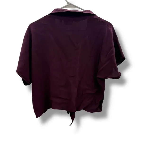 Wilfred Free Aritzia Tie Front Crop Top Large Burgundy Purple Short Sleeve Rayon - Image 2