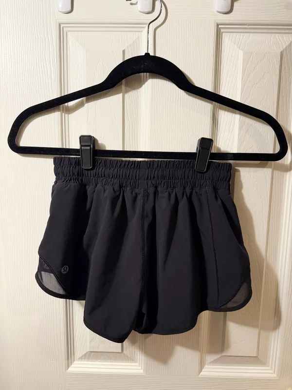 Lululemon Hotty Hot Shorts 2.5" Low-Rise Black 4 - Image 2