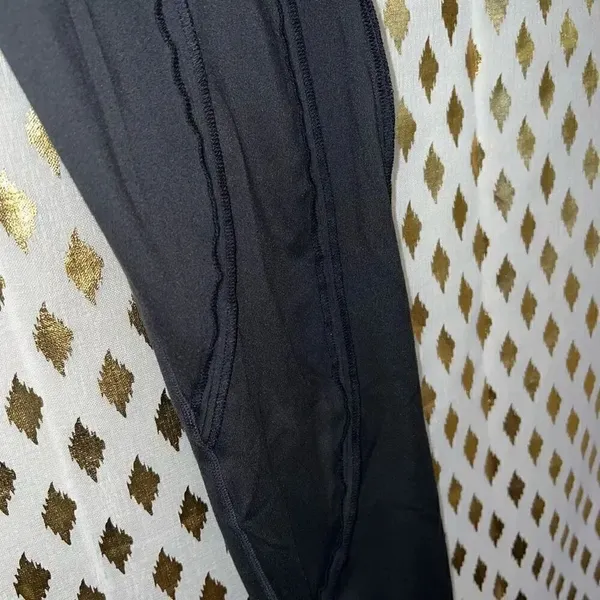 Fabletics leggings and flared pants bundle set size L ￼ - Image 8