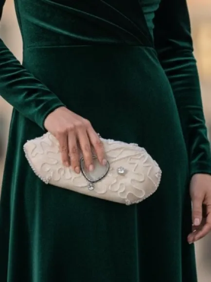 Pam McMahon Vintage Cream Beaded Kiss-Lock Clutch with Heart Detail - Image 2