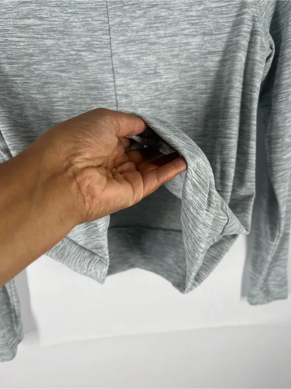 Old Navy Active Breathe ON Twist Front Workout Top Gray Space Dye Size M‎ - Image 4