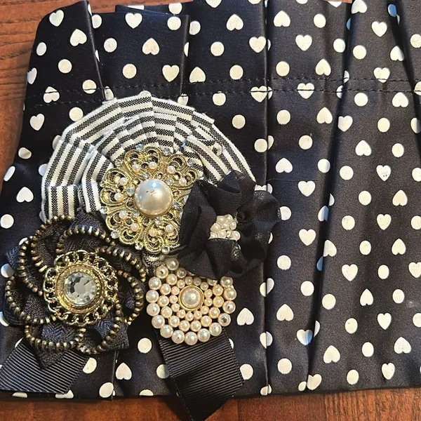 Express Heart Shape Polka Dot Clutch - Image 3